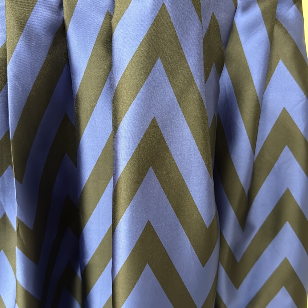 Betsy & Adam Sleeveless Mesh Waist Chevron Print Gown | Black/Blue | sz 8P | GUC - Picture 6 of 12